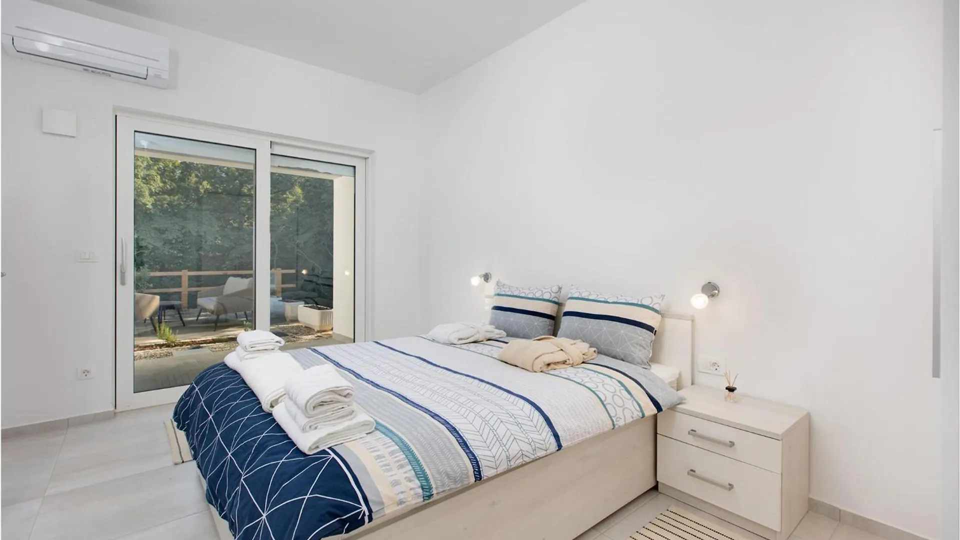 別荘 2 Bedroom Pet Friendly Home In Zestilac Gostinjac クロアチア