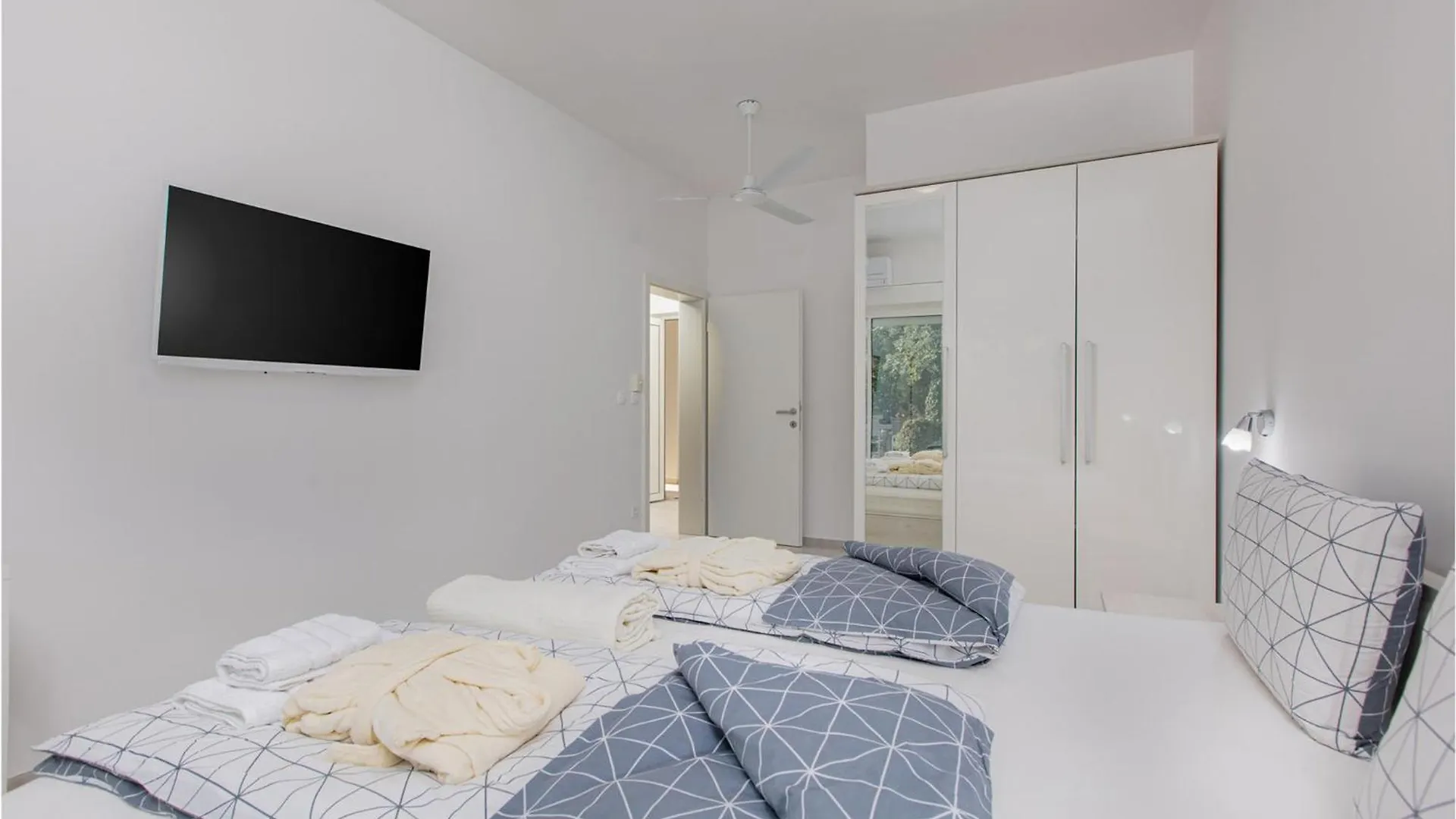 2 Bedroom Pet Friendly Home In Zestilac Gostinjac