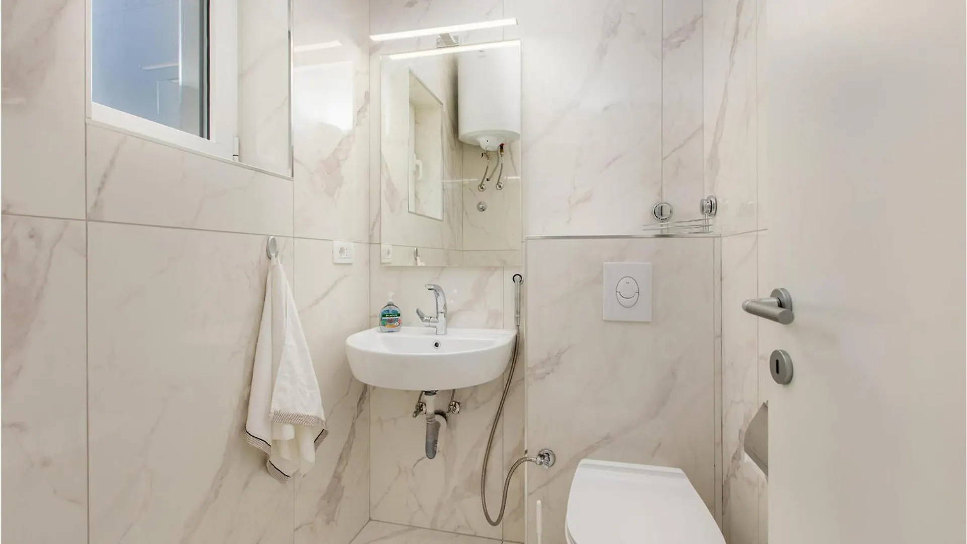 2 Bedroom Pet Friendly Home In Zestilac Gostinjac Хорватия